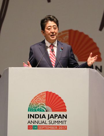 Photograph of the Prime Minister delivering a speech at the India Japan Business Plenary