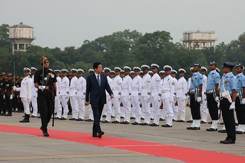 Photograph of the welcome ceremony (1)