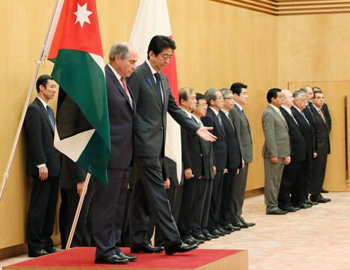 Photograph of the salute and the guard of honor ceremony (2)