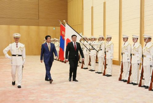 Photograph of the salute and the guard of honor