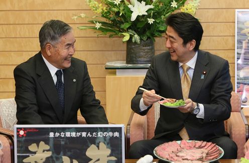 Photograph of the Prime Minister receiving the courtesy call