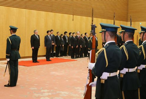 Photograph of the ceremony by the guard of honor (1)