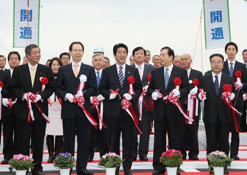 Photograph of the Prime Minister attending the opening ceremony of the Joban Expressway (2)