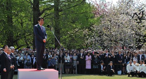 Photograph of the Prime Minister delivering an address (1)