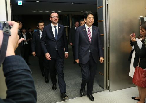 Photograph of the leaders attending the joint press announcement