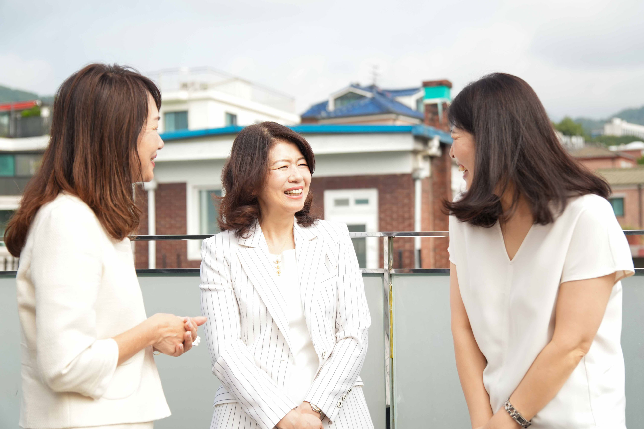 Mrs. Kishida visiting the Seiji Fujishiro Bukchon Space (8)