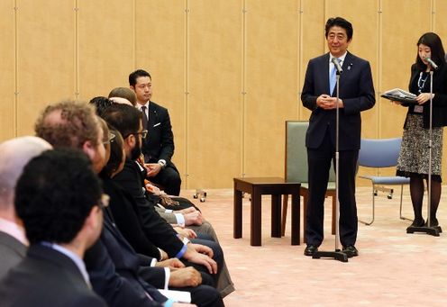 Photograph of the Prime Minister delivering an address (1)