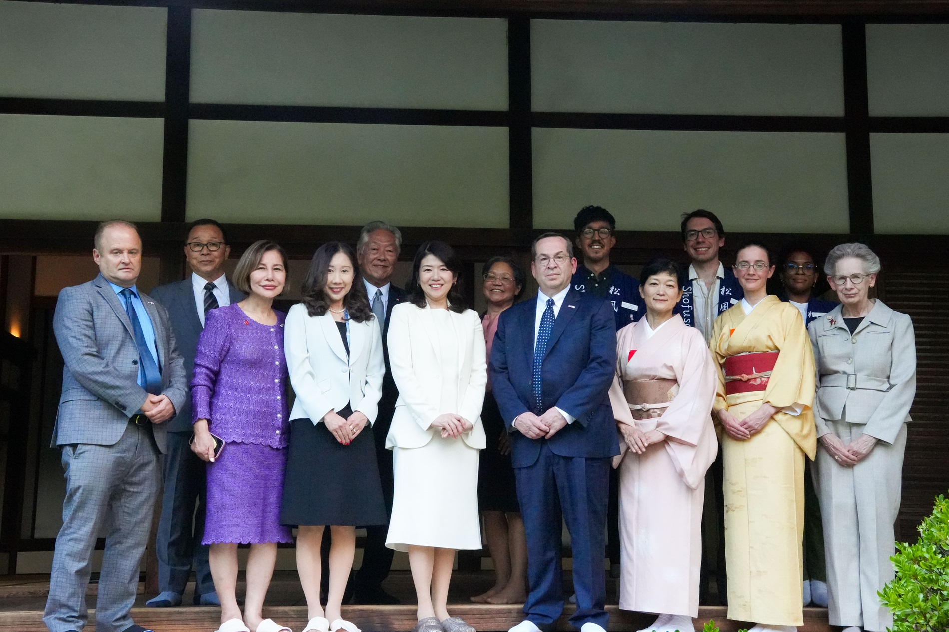 Japanese women's suits group photo Visit to Philadelphia, the United States of America by Mrs. KISHIDA Yuko,  the Spouse of the Prime Minister of Japan (September 21, 2024) (Summary)  (Diplomatic Relations) | Prime Minister's Office of Japan