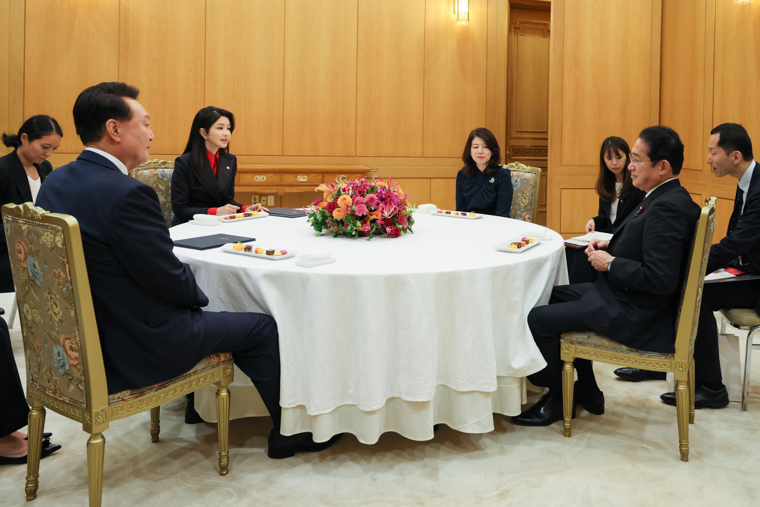 Prime Minister Kishida attending a social dinner (5)