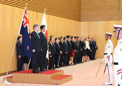 Photograph of the salute and the guard of honor ceremony (1)