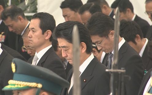 Photograph of the Prime Minister attending the Memorial Service (1)