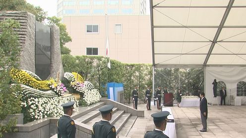 Photograph of the Prime Minister attending the Memorial Service (2)