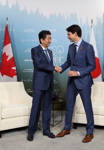 Photograph of the Japan-Canada Summit Meeting