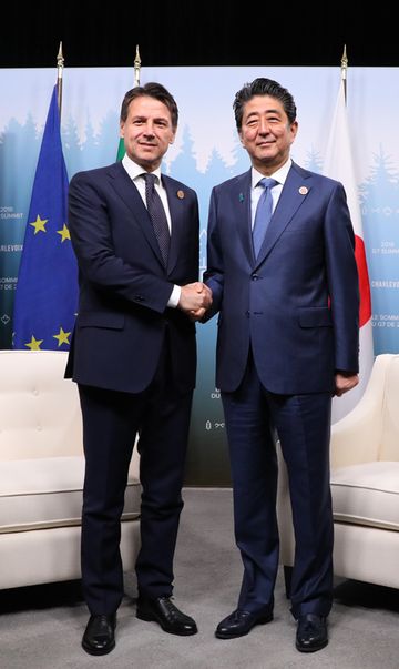 Photograph of the Japan-Italy Summit Meeting