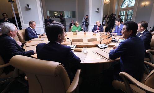 Photograph of the Prime Minister participating in a working session