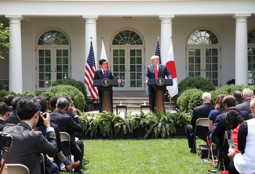 Photograph of the Japan-U.S. joint press conference