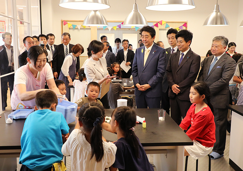 Photograph of the Prime Minister visiting a childcare facility
