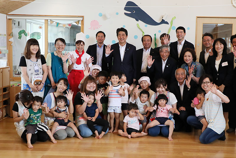 Photograph of the Prime Minister visiting a childcare center