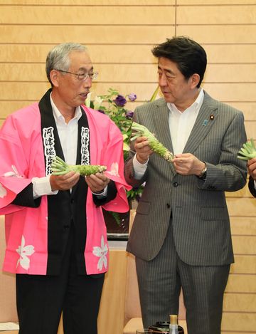 Photograph of the Prime Minister receiving the courtesy call