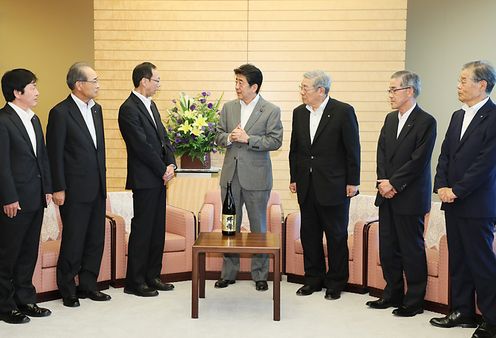 Photograph of the Prime Minister receiving the courtesy call