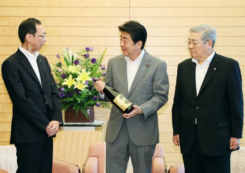 Photograph of the Prime Minister receiving the courtesy call