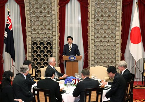 Photograph of the Prime Minister delivering an address at the dinner banquet (2)