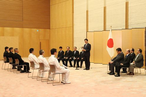 Photograph of the Prime Minister delivering an address (2)