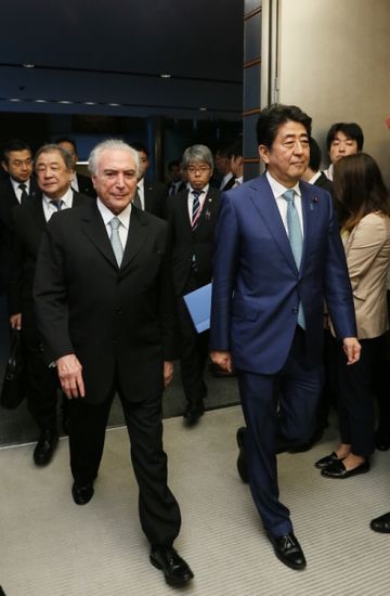 Photograph of the leaders about to attend the memorandum signing ceremony and joint press announcement