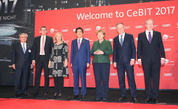 Photograph of the Prime Minister attending the CeBIT Welcome Night (1)