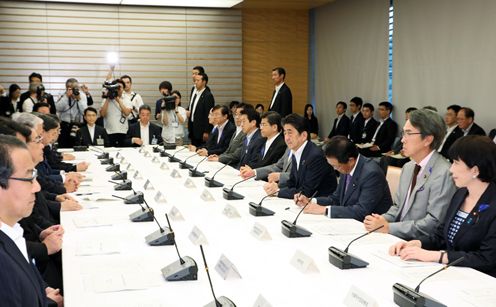 Photograph of the Prime Minister attending the meeting (2)