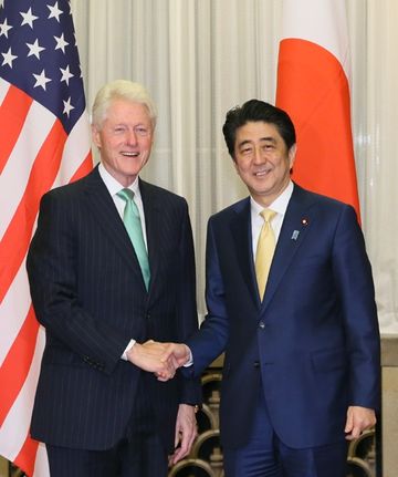 Photograph of the commemorative photograph session