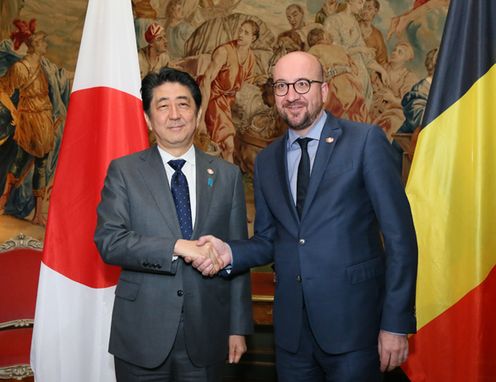 Photograph of the Prime Minister shaking hands with the Prime Minister of Belgium