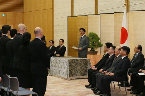 Photograph of the Prime Minister delivering an address (1)