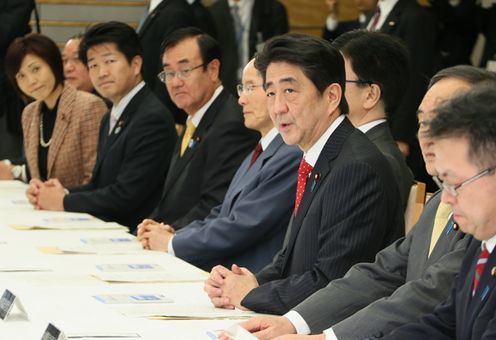 Photograph of the Prime Minister delivering an address at the first meeting of Parliamentary Vice-Ministers (1)