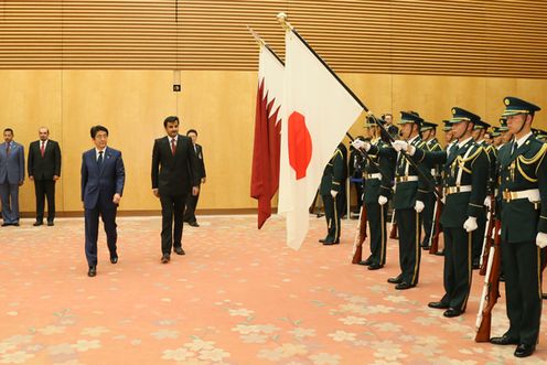 Photograph of the ceremony by the guard of honor (2)