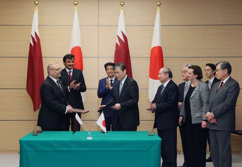 Photograph of the leaders attending the signing ceremony (4)