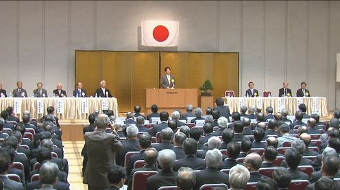 Photograph of the Prime Minister delivering an address (2)