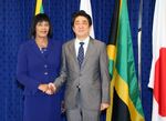 Photograph of the Prime Minister shaking hands with the Prime Minister of Jamaica