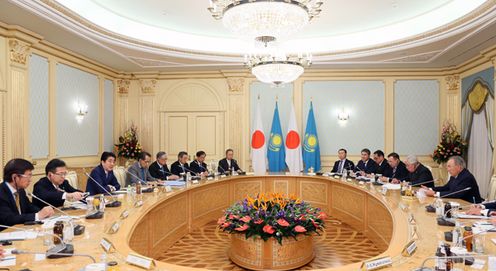 Photograph of the meeting with the private-sector mission