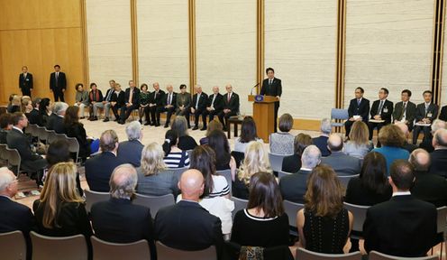 Photograph of the Prime Minister delivering an address (2)