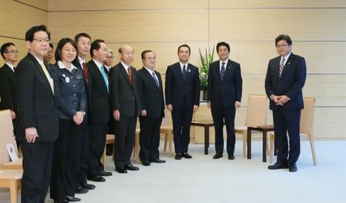 Photograph of the Prime Minister receiving the courtesy call (1)