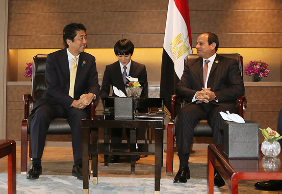 Photograph of the Japan-Egypt Summit Meeting (1)