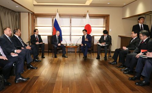 Photograph of the Japan-Russia Summit Meeting (2)