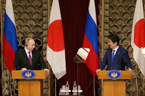 Photograph of the Japan-Russia joint press conference (1)