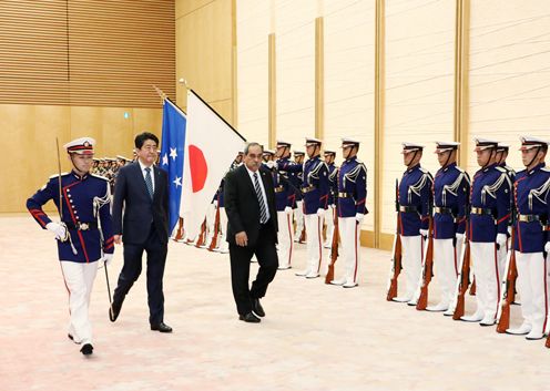 Photograph of the salute and the guard of honor ceremony (2)