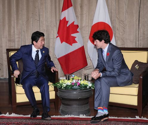 Photograph of the Japan-Canada Summit Meeting