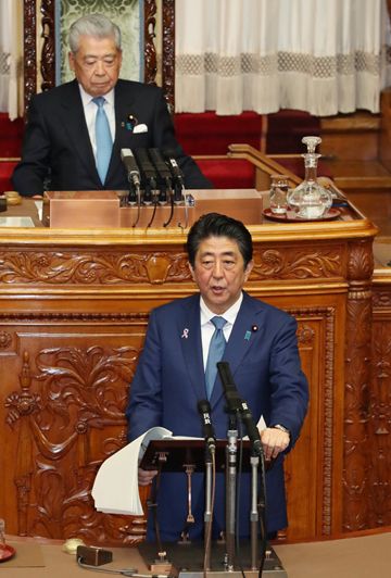 Photograph of the Prime Minister delivering a policy speech during the plenary session of the House of Councillors (3)