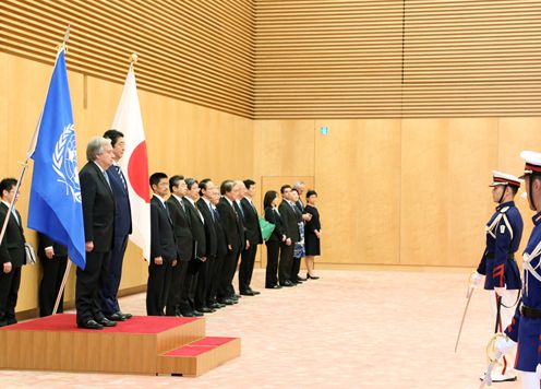 Photograph of the salute and the guard of honor ceremony (2)