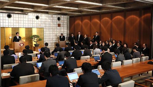 Photograph of the Prime Minister holding the press occasion (3)