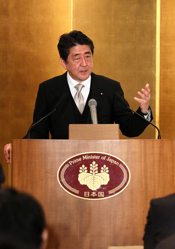 Photograph of the Prime Minister holding the press occasion (5)